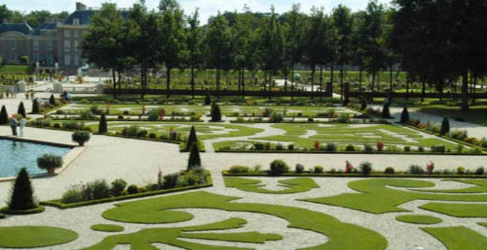 Gras aangelegd in de paleistuinen van het Loo