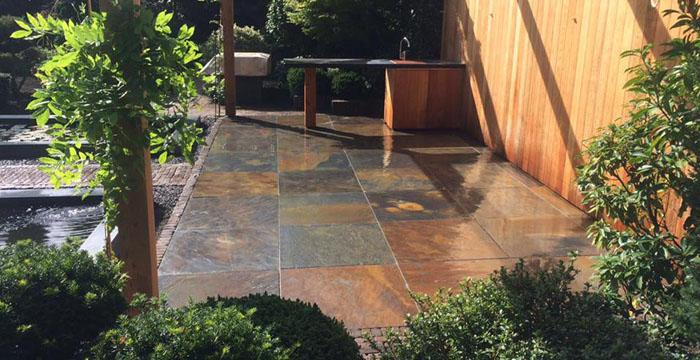 Natuursteen gecombineerd met hout