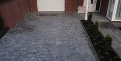 Oprit bestraat met klinkers
